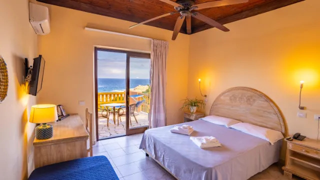 Hotel Costa Paradiso - Zimmerbeispiel Dreibettzimmer-Standard